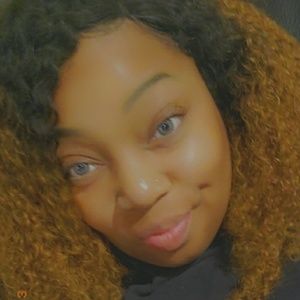 Meet your Posher, Janel